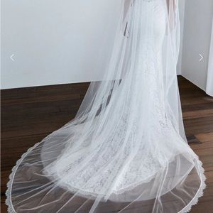 Grace Loves Lace Lumi Veil